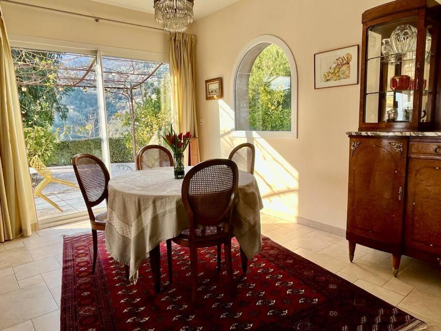 Villa Et Piscine Au Jardin Typique Mediterraneen Carros Extérieur photo